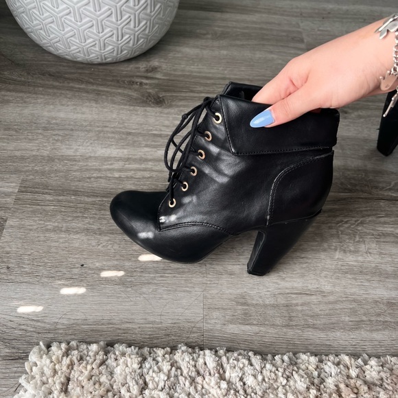 Black heel booties size 9 - Picture 10 of 15